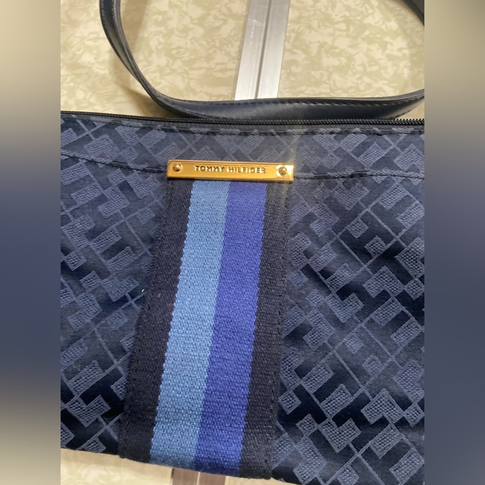 Tommy Hilfiger Purse - Picture 11 of 13